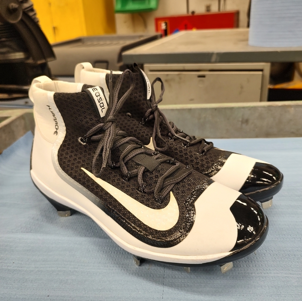 Nike Baseball Huarache Cleats (Size 11)
